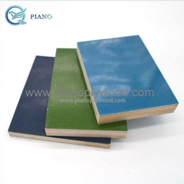 Sklejka z folią z tworzywa sztucznego