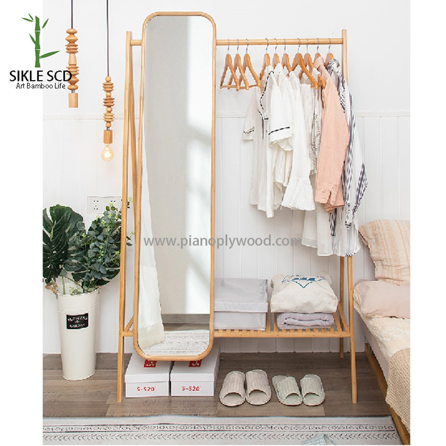 Gương trang điểm và giá treo mũ bằng tre